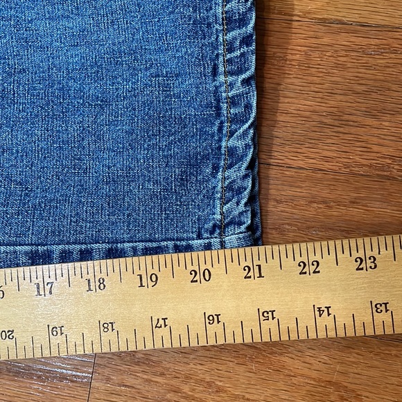 Halston Jeanswear Size 8 Blue Vintage Cropped Distressed 5 Pockets Medium Wash - Picture 10 of 13